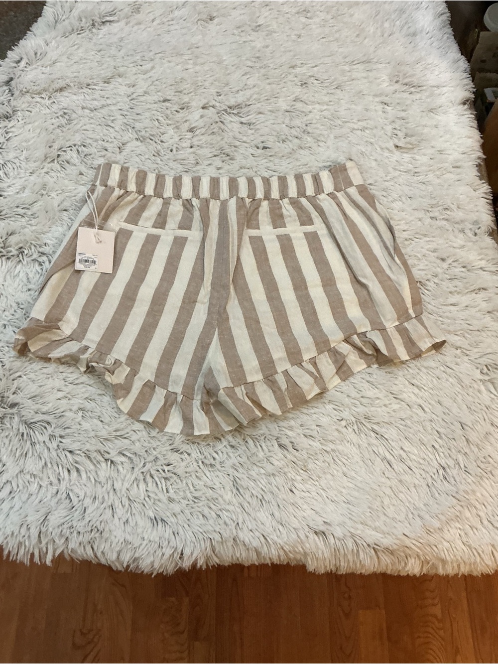 LC Lauren Conrad Linen Blend Ruffle Hem Shorts Size 0X NWT Beige Striped - Picture 3 of 15